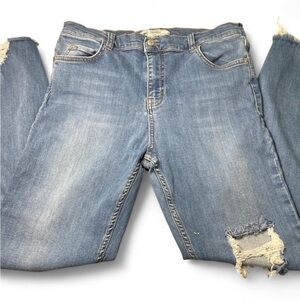 Free People Light Blue Distressed Skinny Jeans W30